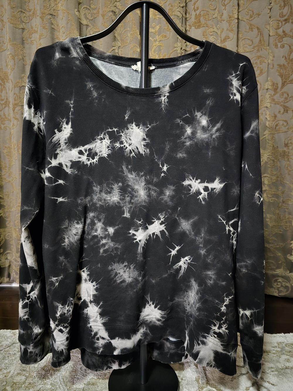 Jane and Delancey Black and White Tie-Dye Crewneck Sweatshirt